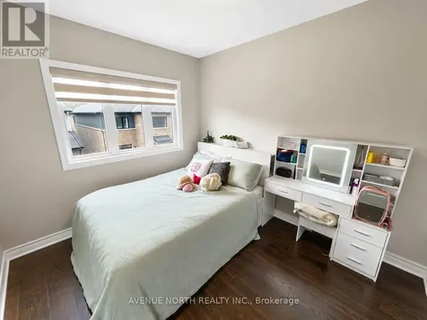323 Lysander Place Ottawa ON K1K 3X8
