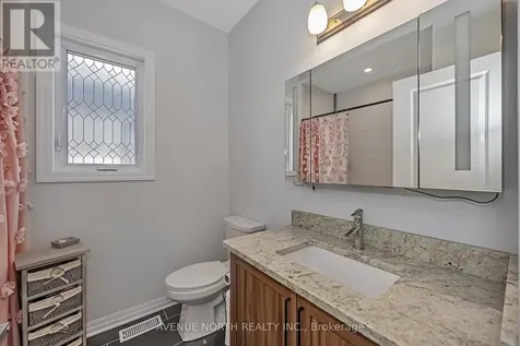 323 Lysander Place Ottawa ON K1K 3X8