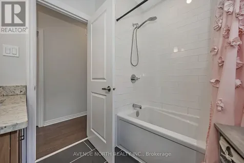 323 Lysander Place Ottawa ON K1K 3X8