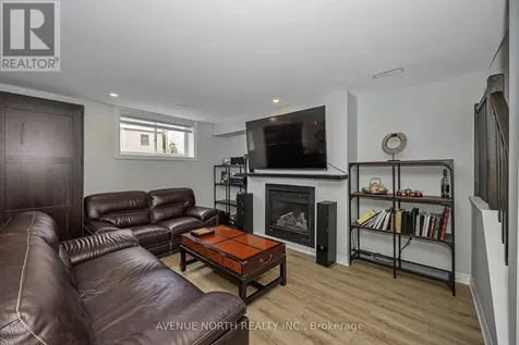 323 Lysander Place Ottawa ON K1K 3X8