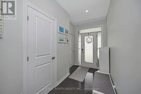 323 Lysander Place Ottawa ON K1K 3X8