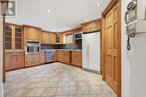 207 Christopher Drive Cambridge ON N1R 4S6
