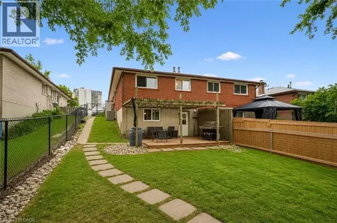 35 Vicmount Drive Kitchener ON N2M 2A2