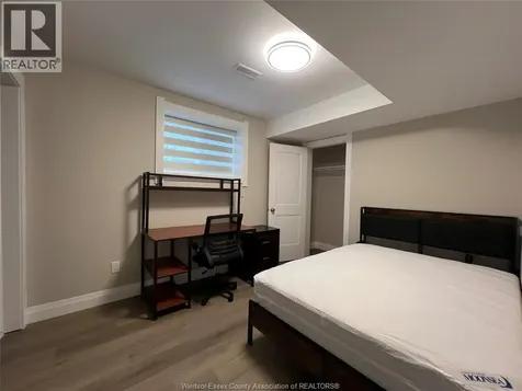 917 Mckay Avenue Windsor ON N9B 2A4