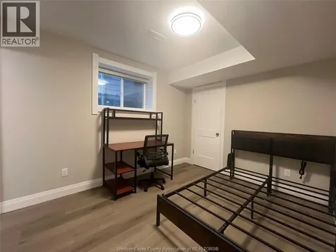 917 Mckay Avenue Windsor ON N9B 2A4
