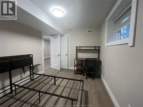 917 Mckay Avenue Windsor ON N9B 2A4