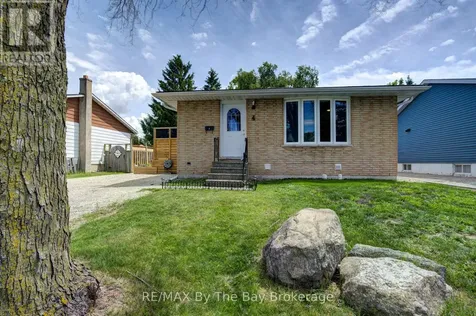 4 Watts Crescent Collingwood ON L9Y 4H2
