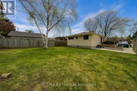 4 Watts Crescent Collingwood ON L9Y 4H2