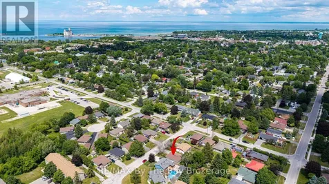 4 Watts Crescent Collingwood ON L9Y 4H2