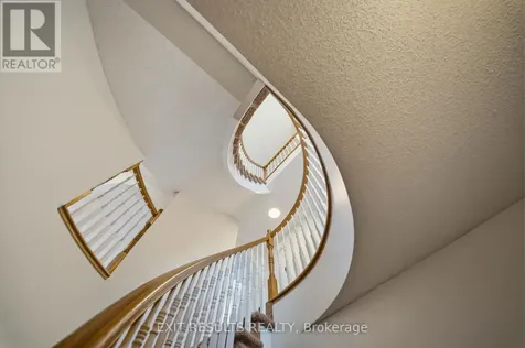 5B Kemp Drive Ottawa ON K1T 3W9