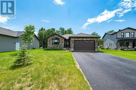 1038 Beatty Crescent Deep River ON K0J 1P0
