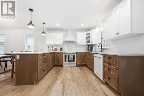 1038 Beatty Crescent Deep River ON K0J 1P0