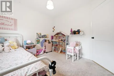 1038 Beatty Crescent Deep River ON K0J 1P0