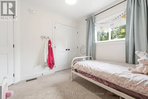 1038 Beatty Crescent Deep River ON K0J 1P0
