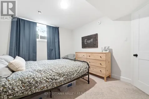 1038 Beatty Crescent Deep River ON K0J 1P0