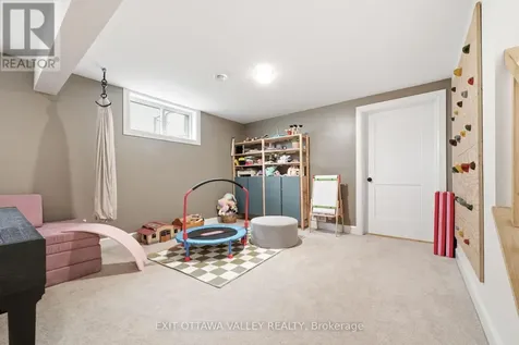 1038 Beatty Crescent Deep River ON K0J 1P0