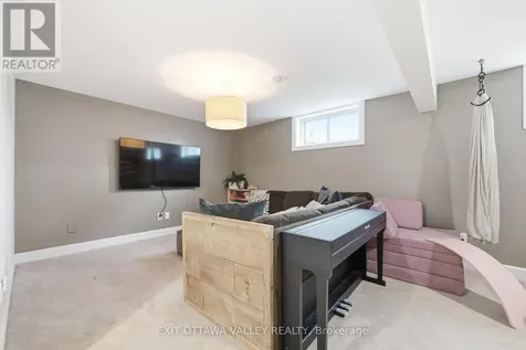 1038 Beatty Crescent Deep River ON K0J 1P0