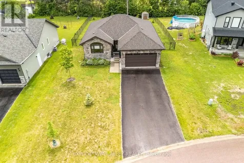 1038 Beatty Crescent Deep River ON K0J 1P0