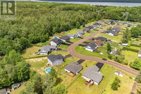 1038 Beatty Crescent Deep River ON K0J 1P0