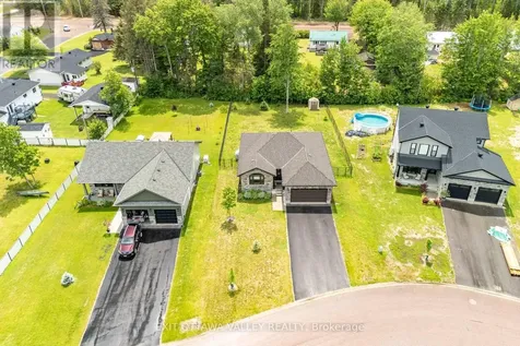 1038 Beatty Crescent Deep River ON K0J 1P0