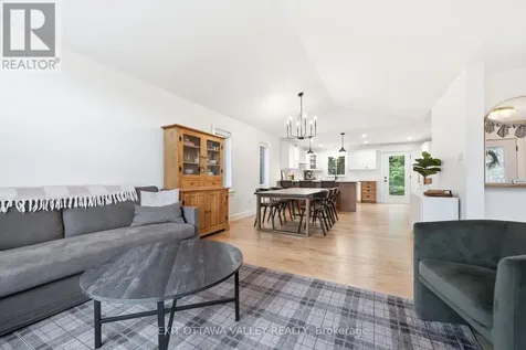 1038 Beatty Crescent Deep River ON K0J 1P0