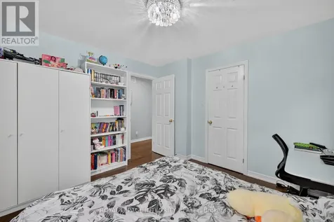 29 Nortoba Crescent Ottawa ON K2T 1G9