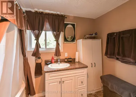 139 Borland Street East Orillia ON L3V 2C1