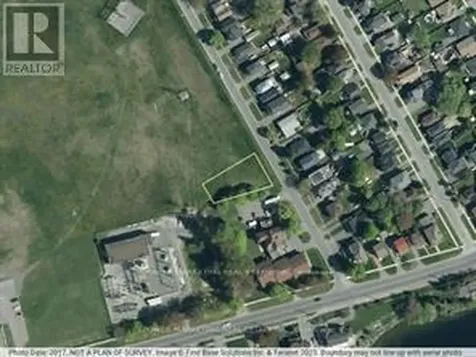 11 &13 Danis Avenue Cornwall ON K6H 5E5
