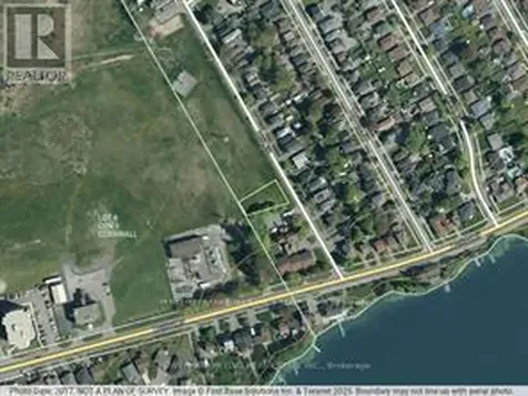 11 &13 Danis Avenue Cornwall ON K6H 5E5