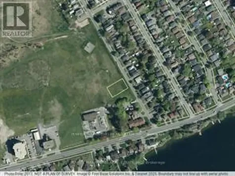 17&19 Danis Avenue Cornwall ON K6H 5E5