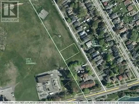17&19 Danis Avenue Cornwall ON K6H 5E5