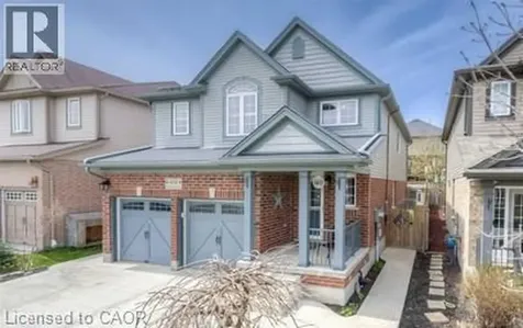 908 Magdalena Court Kitchener ON N2E 0B3