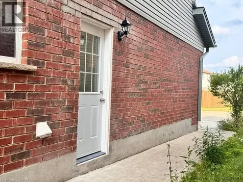 908 Magdalena Court Kitchener ON N2E 0B3