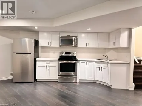 908 Magdalena Court Kitchener ON N2E 0B3