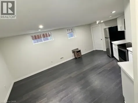 908 Magdalena Court Kitchener ON N2E 0B3