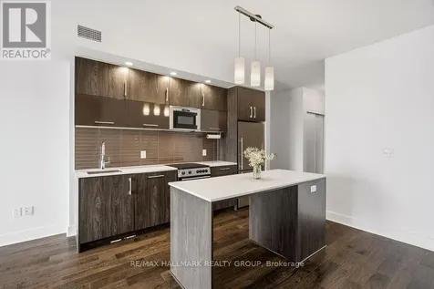 255 Bay Street Ottawa ON K1R 0C5