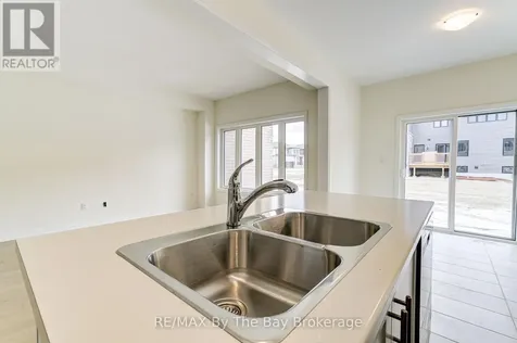 73 Federica Crescent Wasaga Beach ON L9Z 0N5