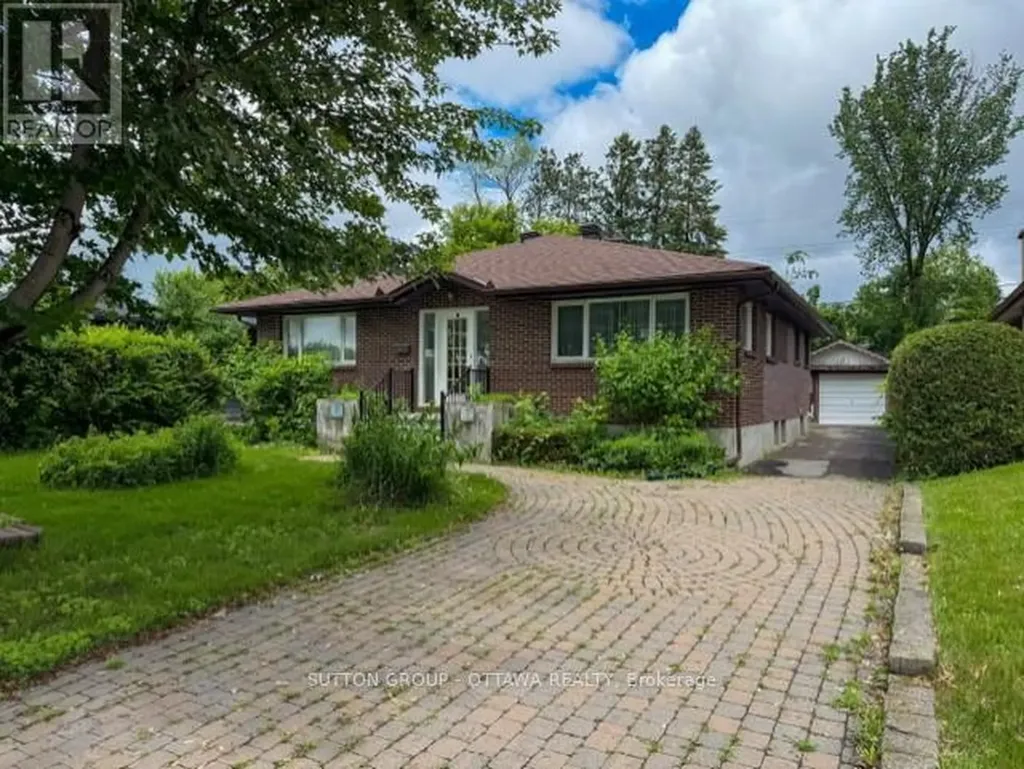 767 Claude Street Ottawa ON K1K 2S1