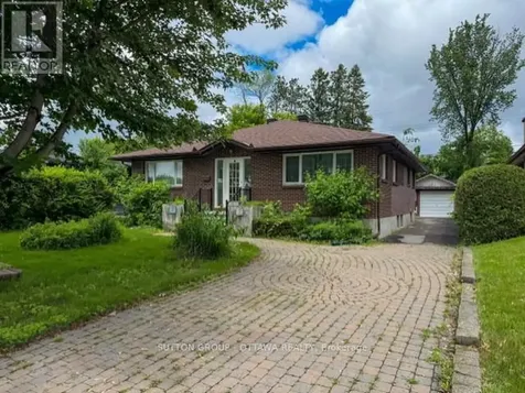 767 Claude Street Ottawa ON K1K 2S1
