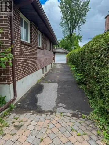 767 Claude Street Ottawa ON K1K 2S1