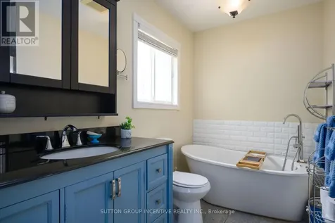 48 Wesley Avenue Wasaga Beach ON L9Z 1C8