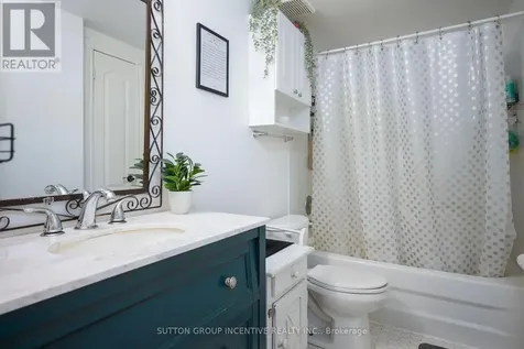 48 Wesley Avenue Wasaga Beach ON L9Z 1C8