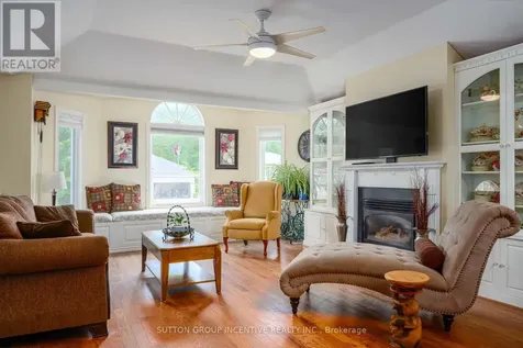 48 Wesley Avenue Wasaga Beach ON L9Z 1C8