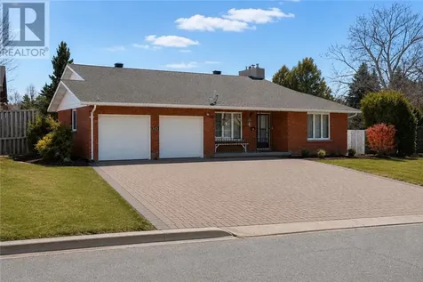 525 Galaxy Court Sudbury ON P3E 5K6