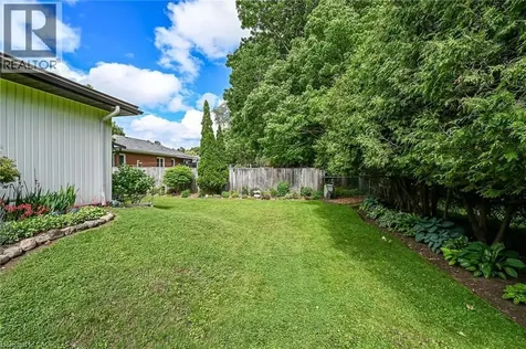 511 Fiddler's Green Road Ancaster ON L9G 1X3
