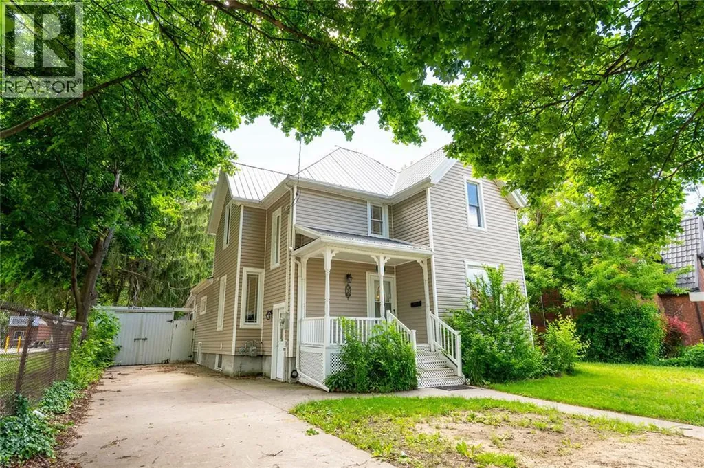 156 Queen Street Sarnia ON N7T 2R1