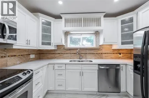 156 Queen Street Sarnia ON N7T 2R1