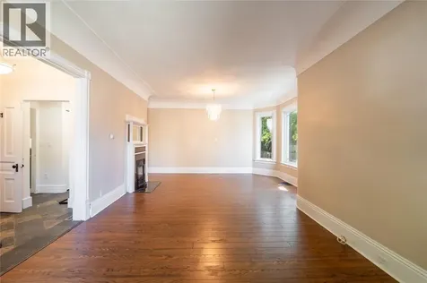 156 Queen Street Sarnia ON N7T 2R1