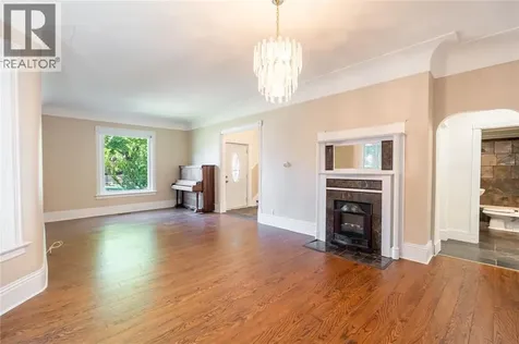 156 Queen Street Sarnia ON N7T 2R1