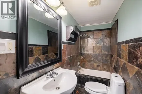 156 Queen Street Sarnia ON N7T 2R1